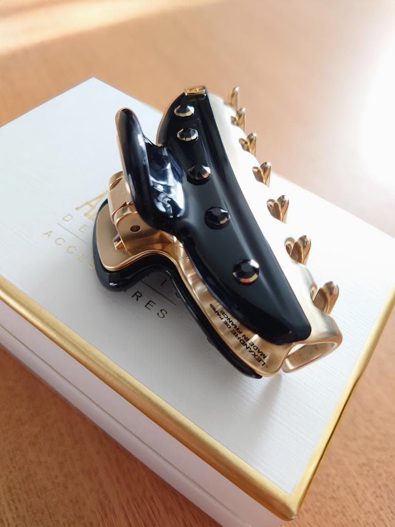 アレクサンドルドゥパリ ブラック大粒スワロフスキー ヴァンドーム