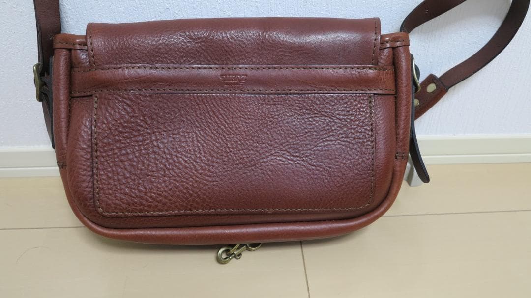 特別　HERZ ヘルツ 普段使いできるメッセンジャーTN-141　Sサイズチョコ