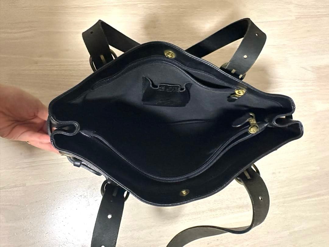 【メッツ】【美品】ILBISONTE イルビゾンテ レザー ブラック