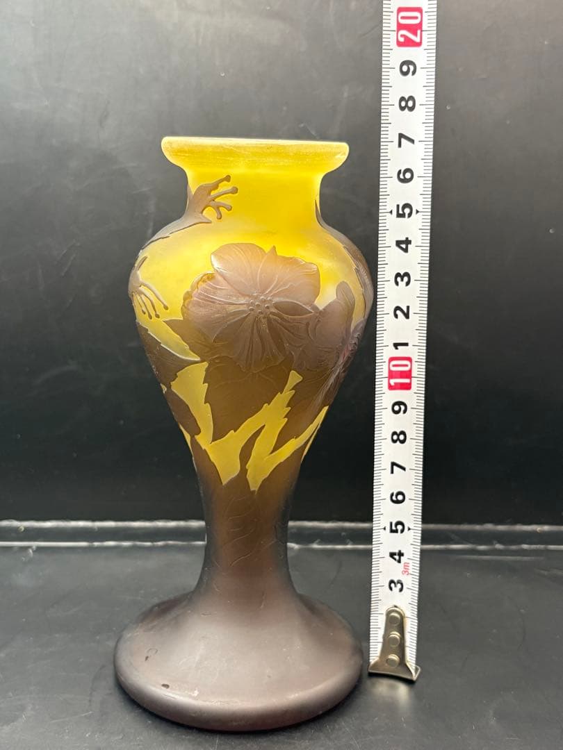 エミールガレ タイプ花と葉のモチーフ ガラス花瓶、本2点