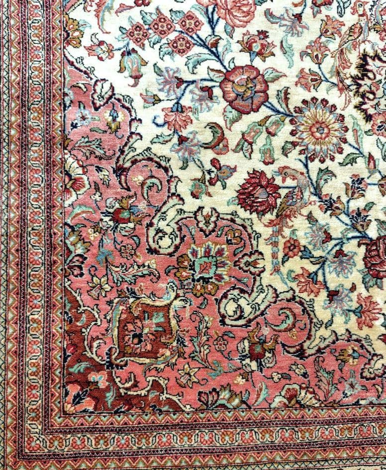 専用品☆【花の泉に遊ぶ美しい鳥】ペルシャ絨毯　シルク　ピンク系　孔雀　手織り