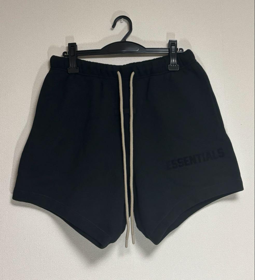ESSENTIALSスウェットショートパンツ ジェットブラック