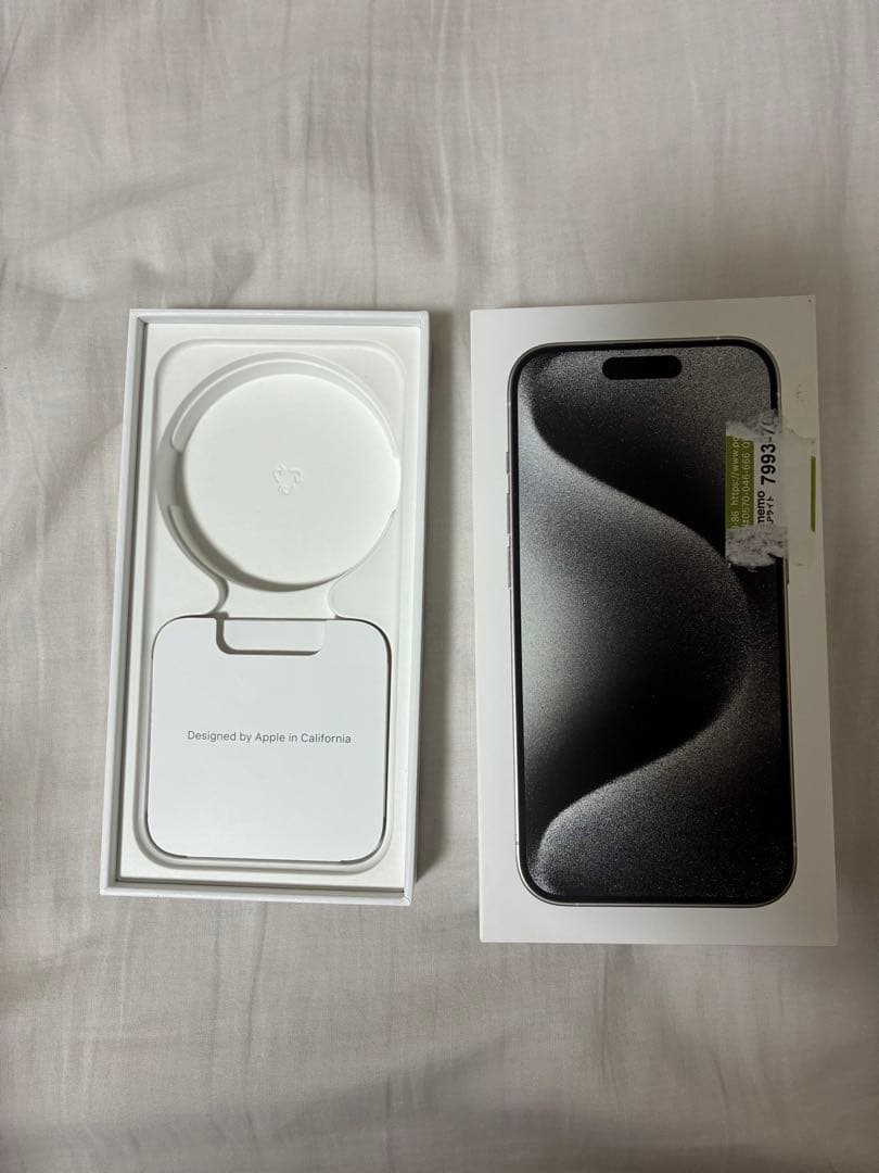 iPhone15 Pro 128G カラーホワイト初期化済み　透明ケース付き美品