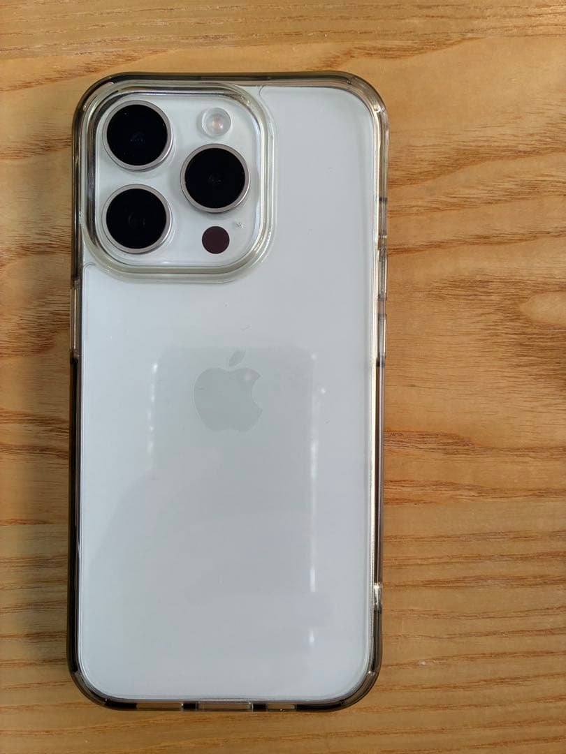 iPhone15 Pro 128G カラーホワイト初期化済み　透明ケース付き美品