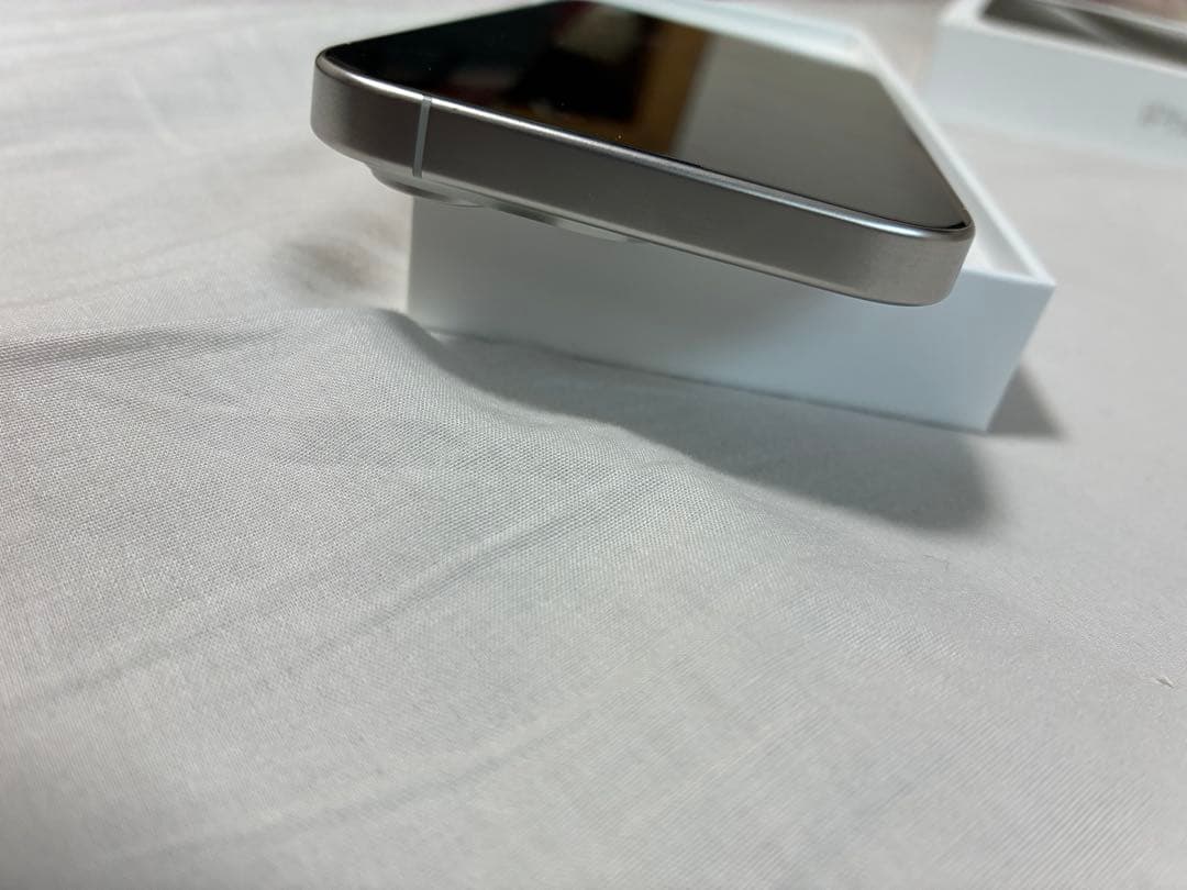 iPhone15 Pro 128G カラーホワイト初期化済み　透明ケース付き美品