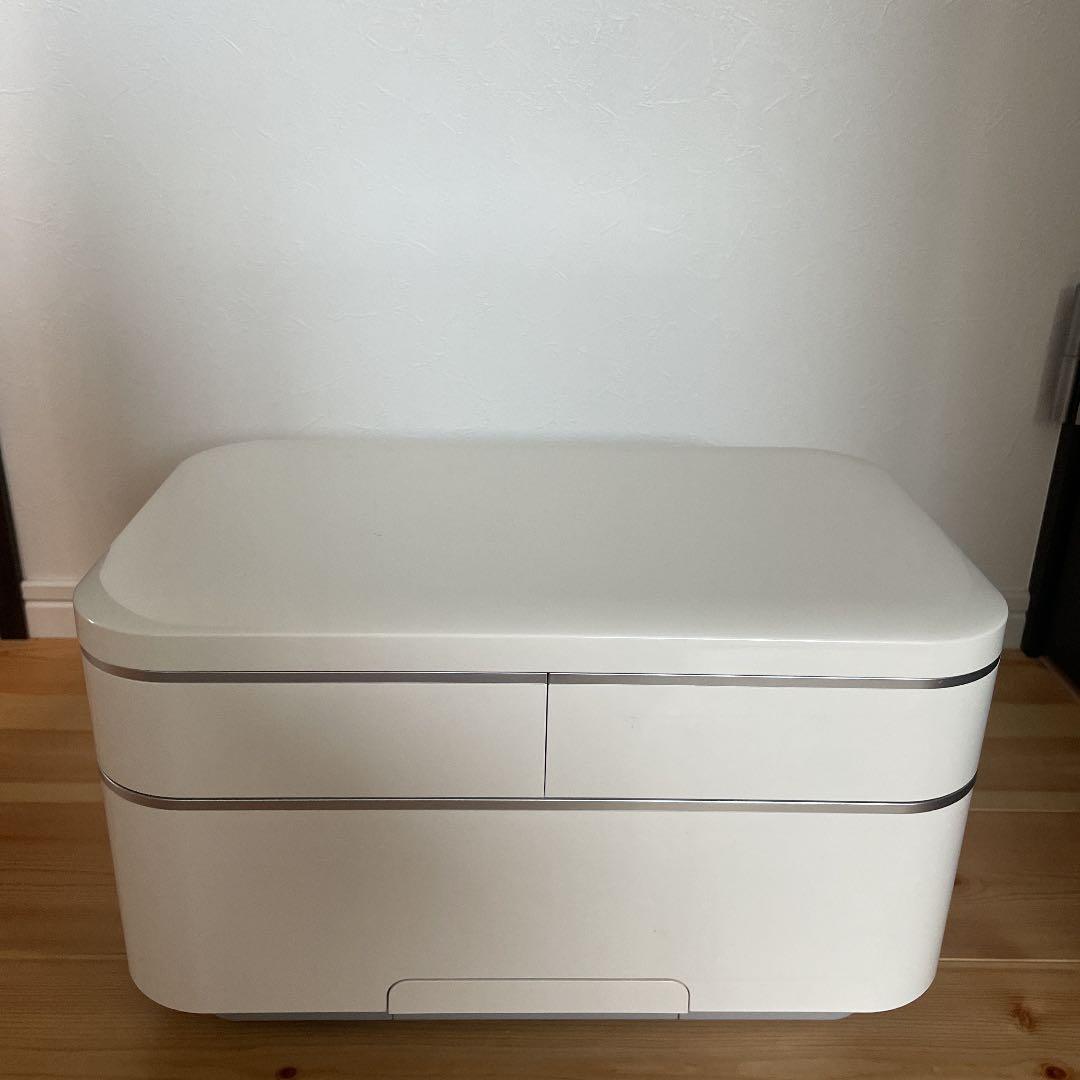 送料無料！サキナ　bijou 美顔器