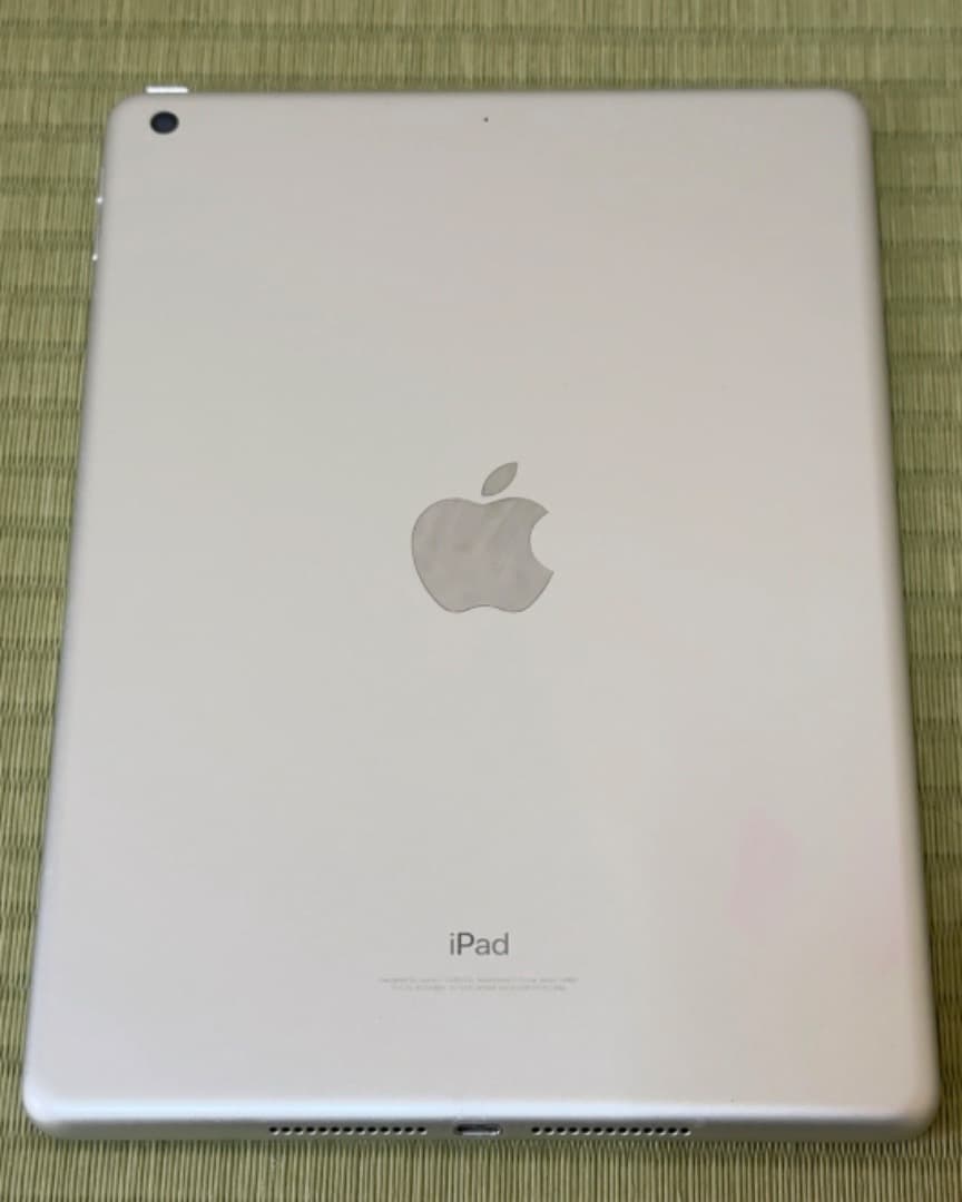 iPad第6世代 Wi-Fi 32GB シルバー MR7G2J/A 付属品未使用
