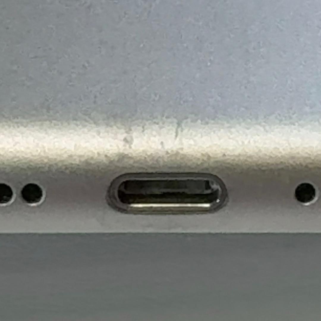 iPad第6世代 Wi-Fi 32GB シルバー MR7G2J/A 付属品未使用