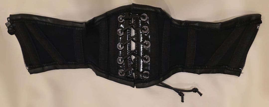 affix parapara エナメルタートルネック