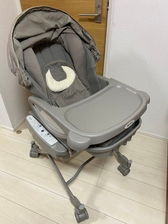 アップリカ　ユラリズムオートプレミアム　ムーンロックBR