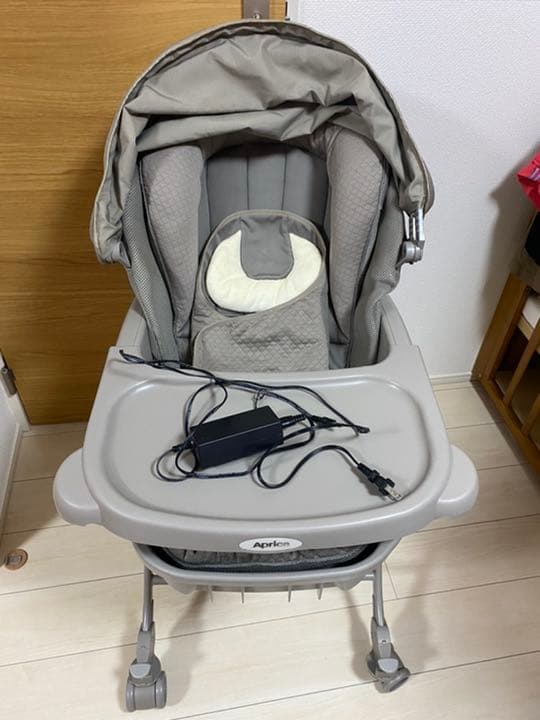 アップリカ　ユラリズムオートプレミアム　ムーンロックBR