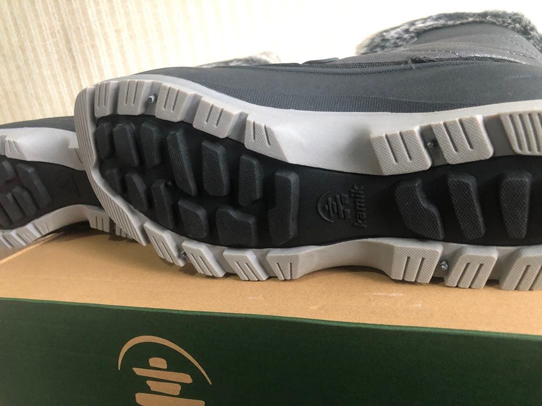 新品 未使用 カミック スノーブーツ モーメンタム3 25cm