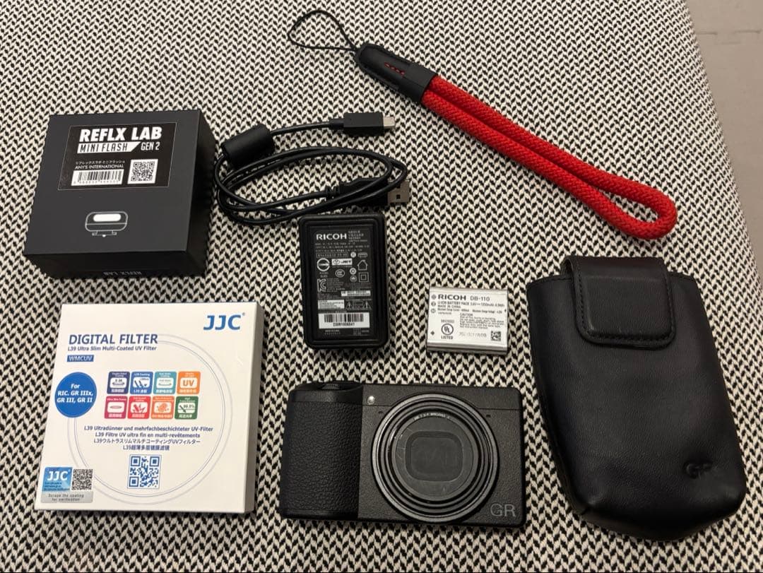 【美品】RICOH GR III（ショット数5176回）その他付属品付き