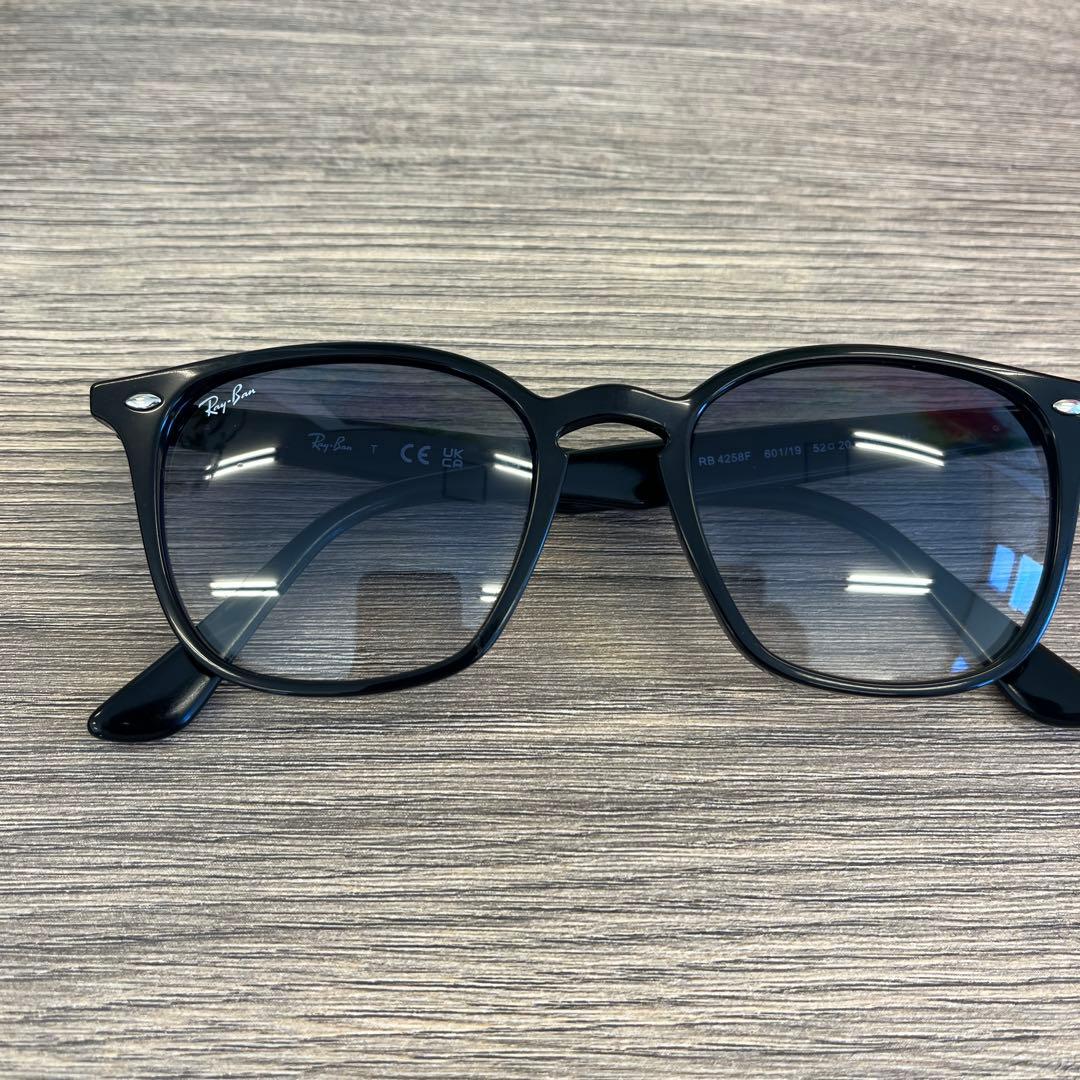 レイバンサングラス rb4258f 52サイズ 601/19ローブリッジフィット