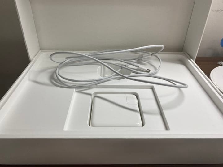 スマホ・タブレット・パソコン MacBook Pro (13-inch, 2016)