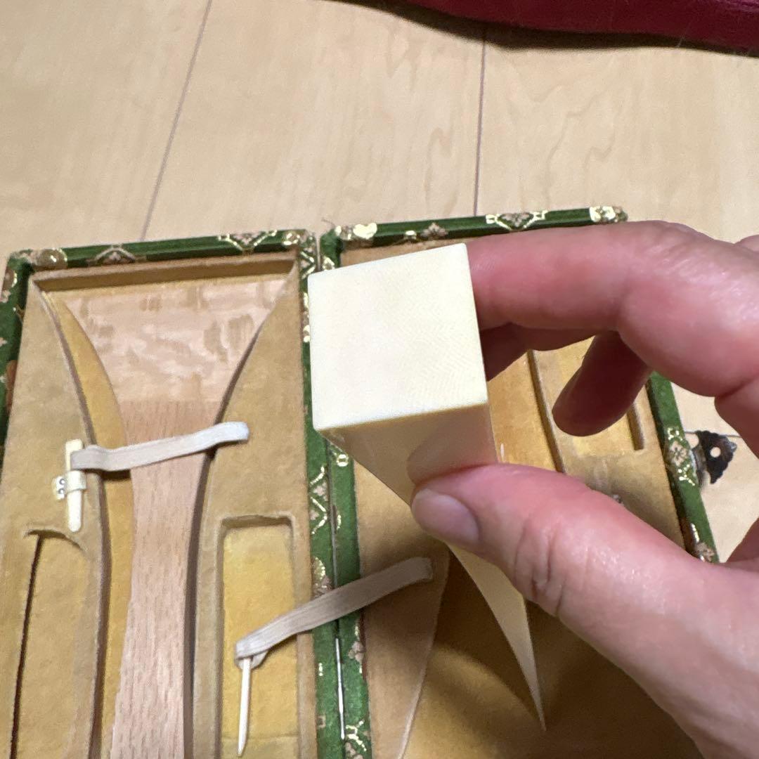 三味線バチ2本と装飾ケースセット