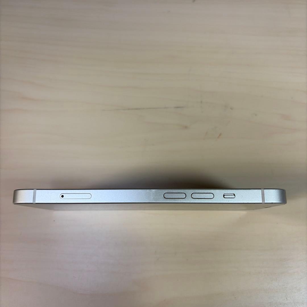 Apple iPhone 13 本体　スターライト 256GB SIMフリー