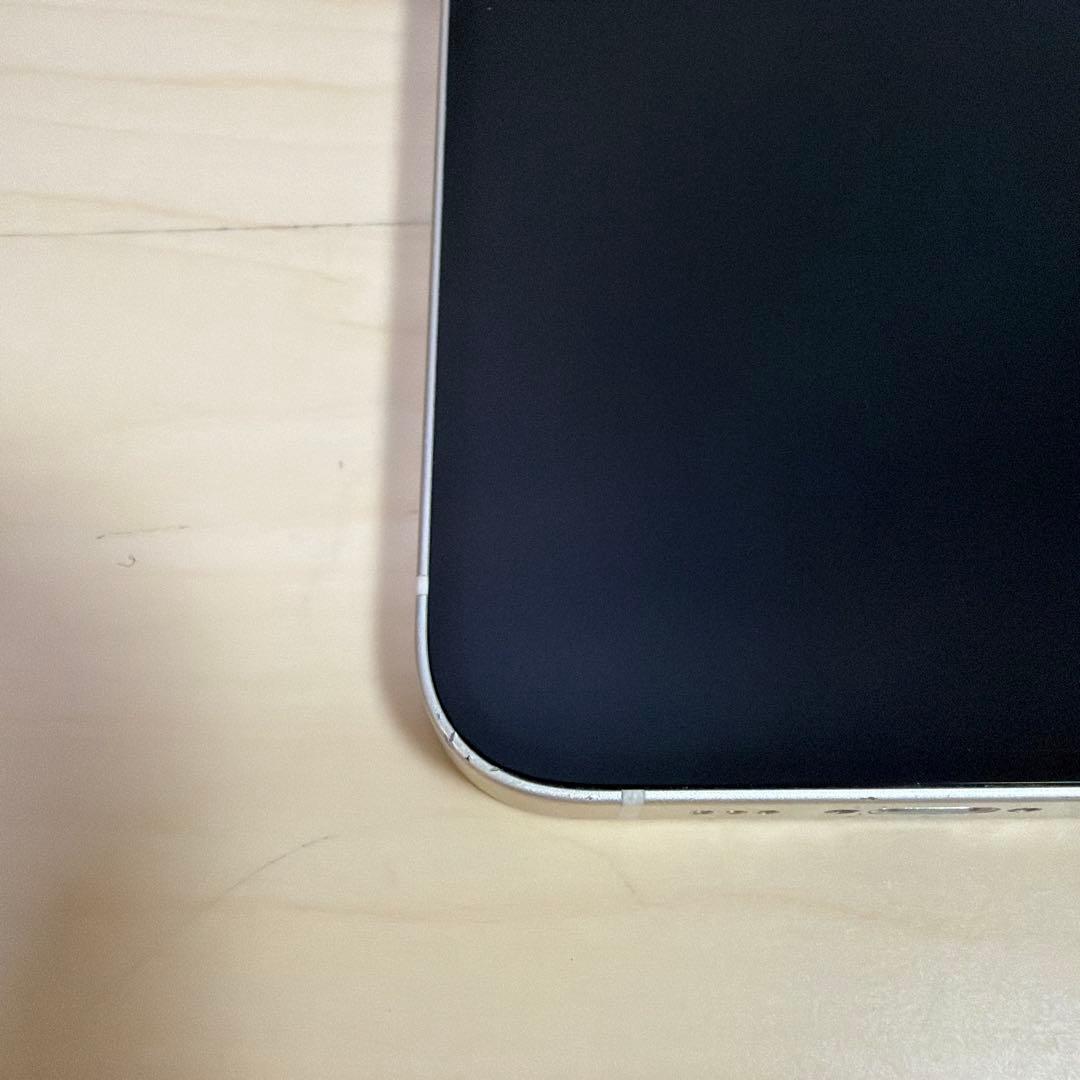 Apple iPhone 13 本体　スターライト 256GB SIMフリー