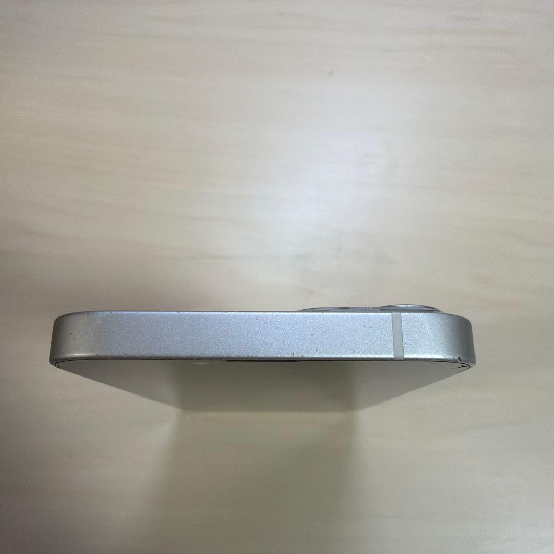 Apple iPhone 13 本体　スターライト 256GB SIMフリー