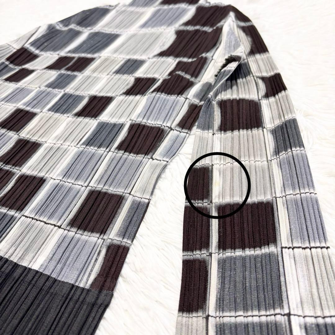 プリーツプリーズ　ハイネック　長袖　総柄　モザイク　サイズ3