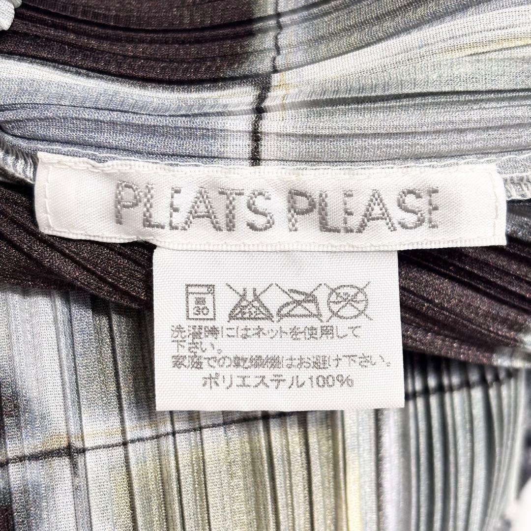 プリーツプリーズ　ハイネック　長袖　総柄　モザイク　サイズ3