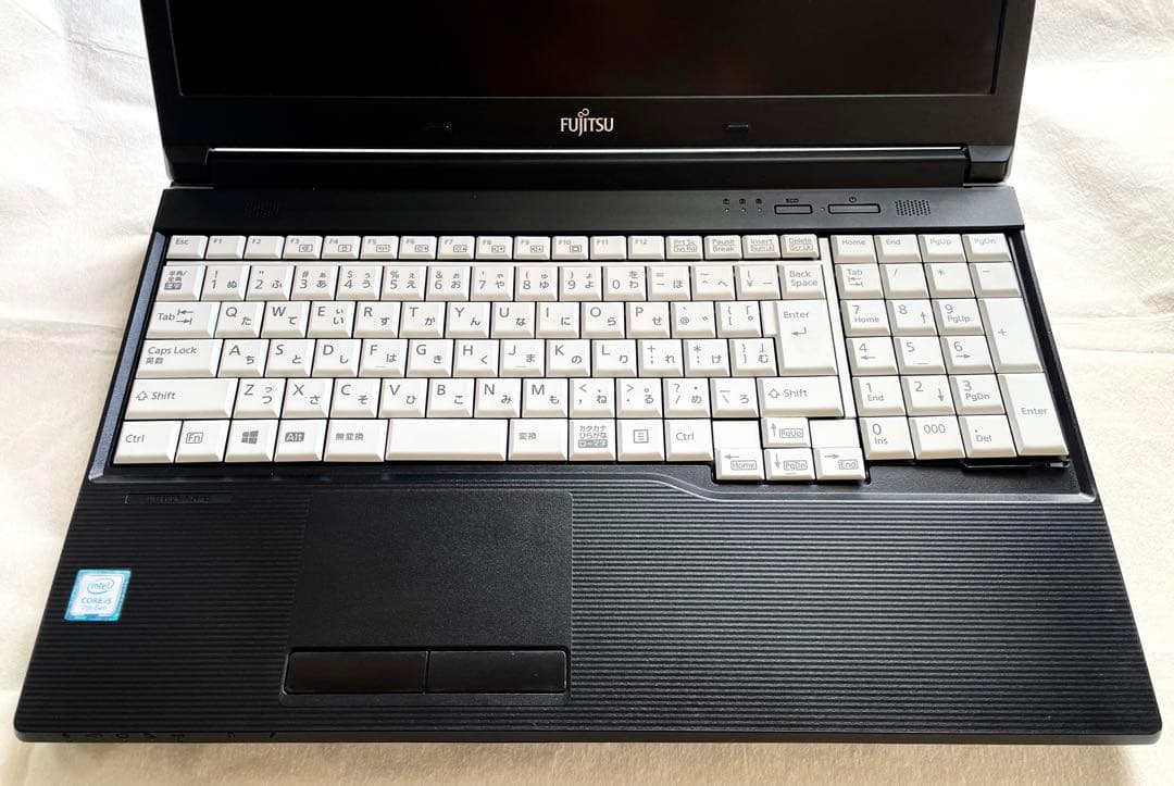 FUJITU Core i5 15.6型ワイドフルHD