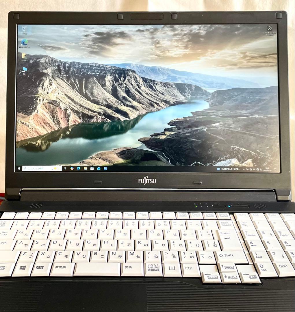FUJITU Core i5 15.6型ワイドフルHD