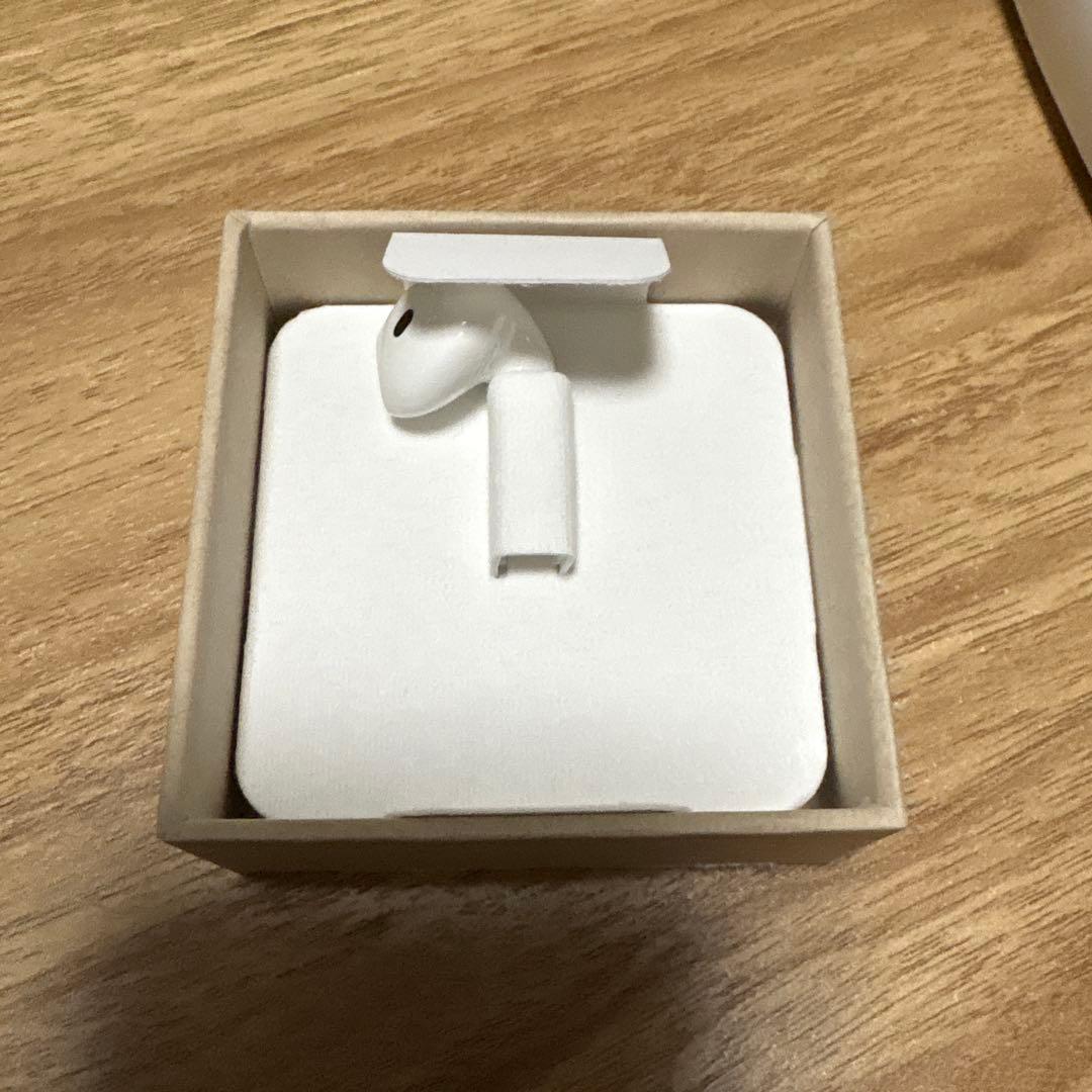 AirPods4 右側部分　未使用　ホワイト