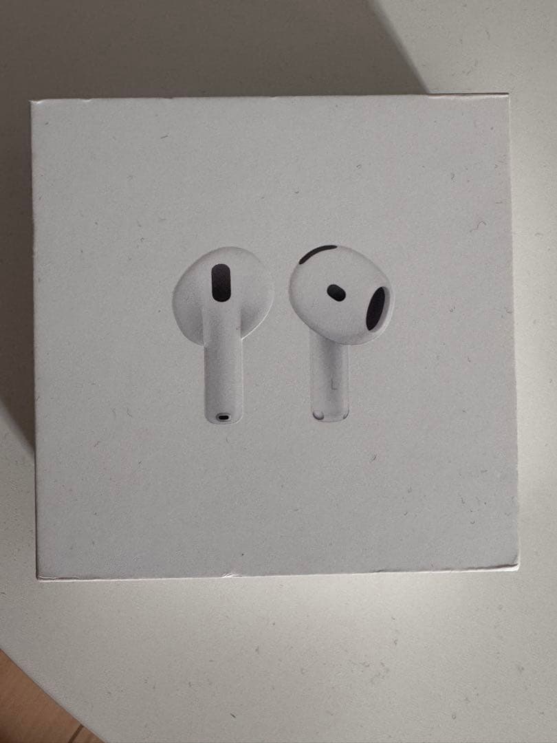 AirPods 4 USB-C充電ケース付き