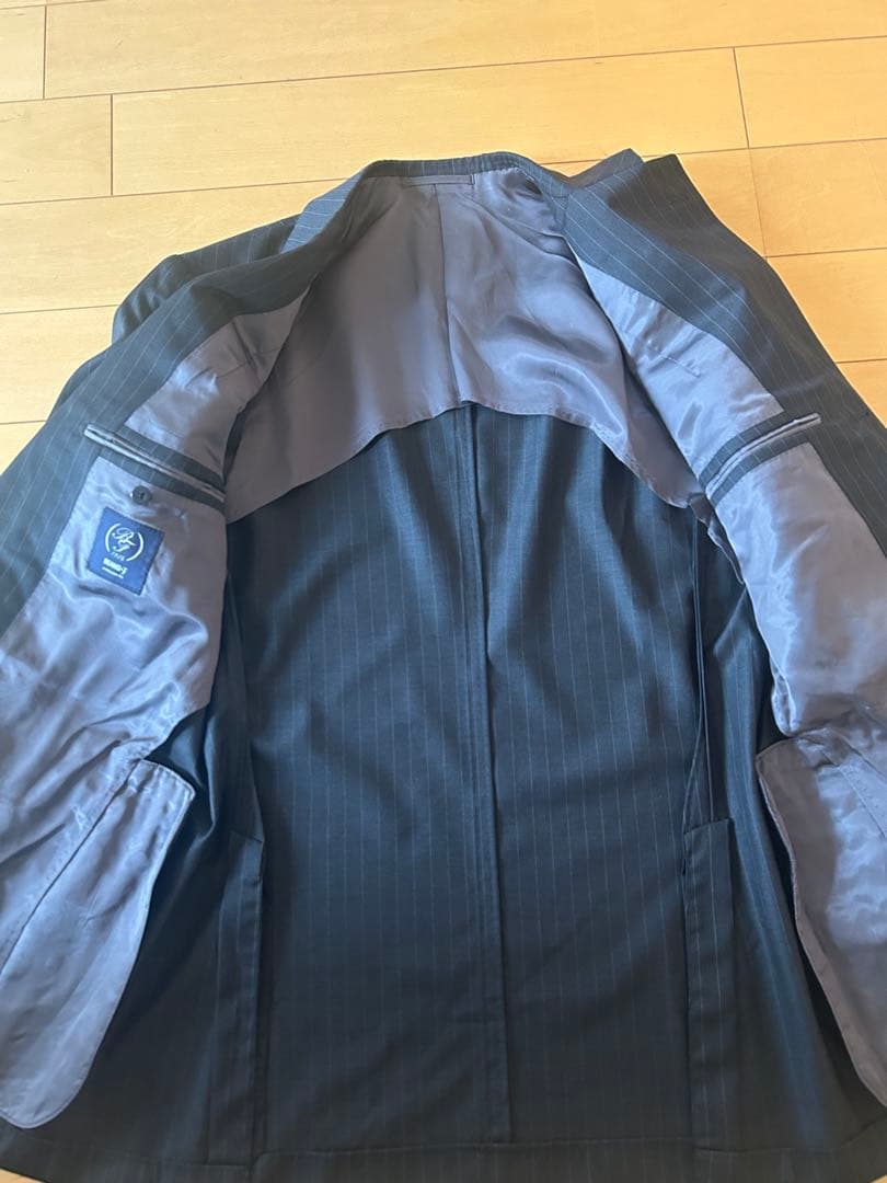 【BEAMS F】シングル3ボタン段返りsize52 ダークグレーピンストライプ