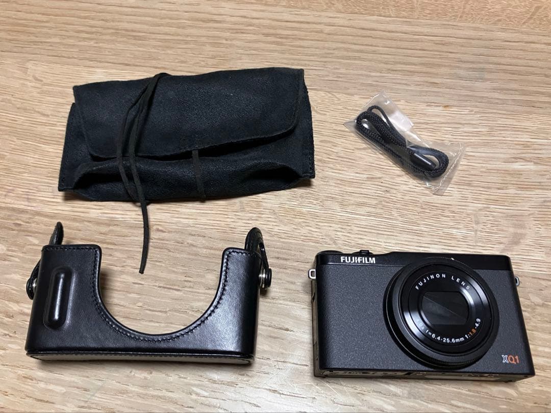 FUJIFILM XQ1 ブラック 本体と付属品