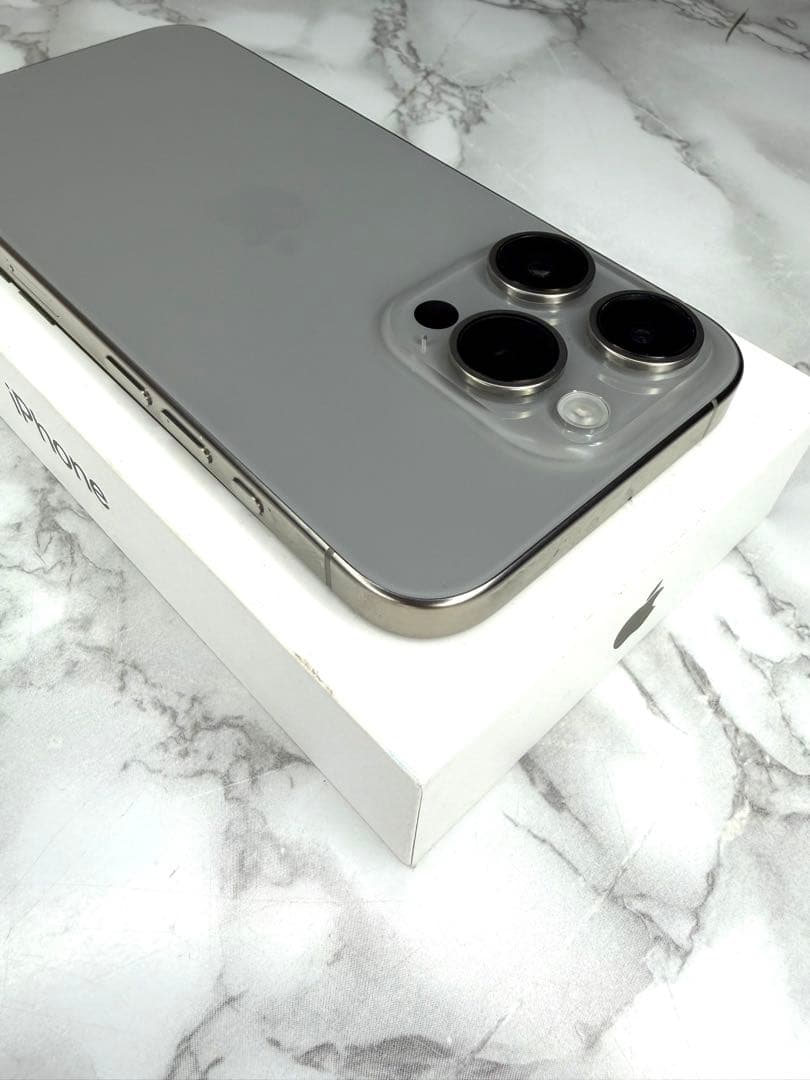 【美品】Apple iPhone 15 Pro 128 ナチュラルチタニウム