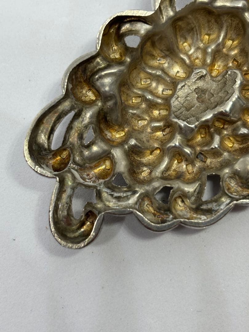 菊　彫金　金工　アンティーク　不明