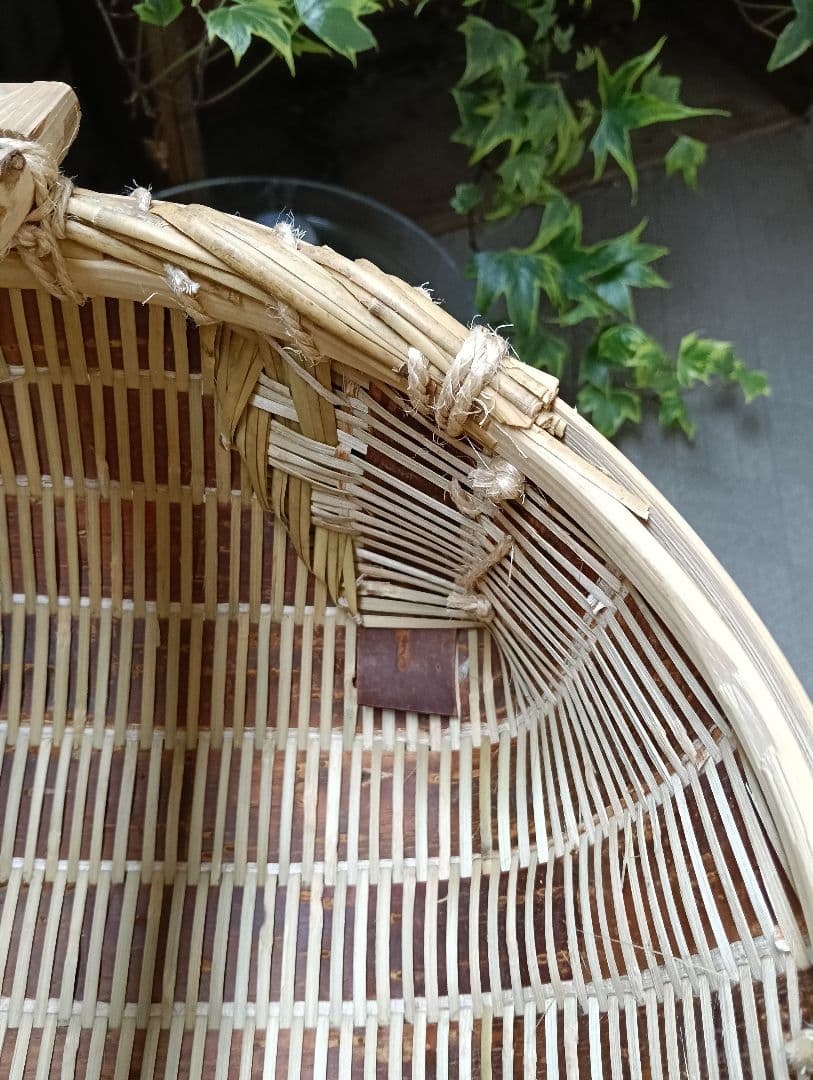 【メルカリ市　お値引き中】竹かご　肥料ふりかご