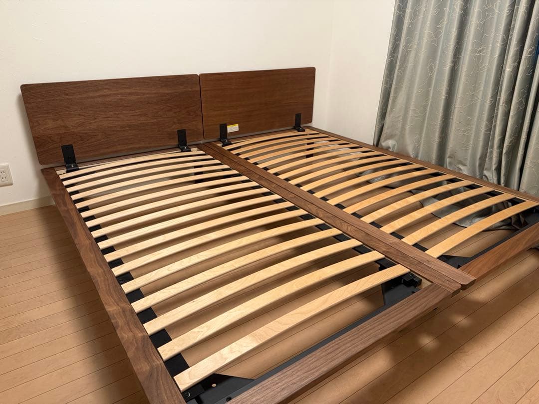 無印良品　ベッドフレーム・ヘッドボード付・シングル・ウォールナット