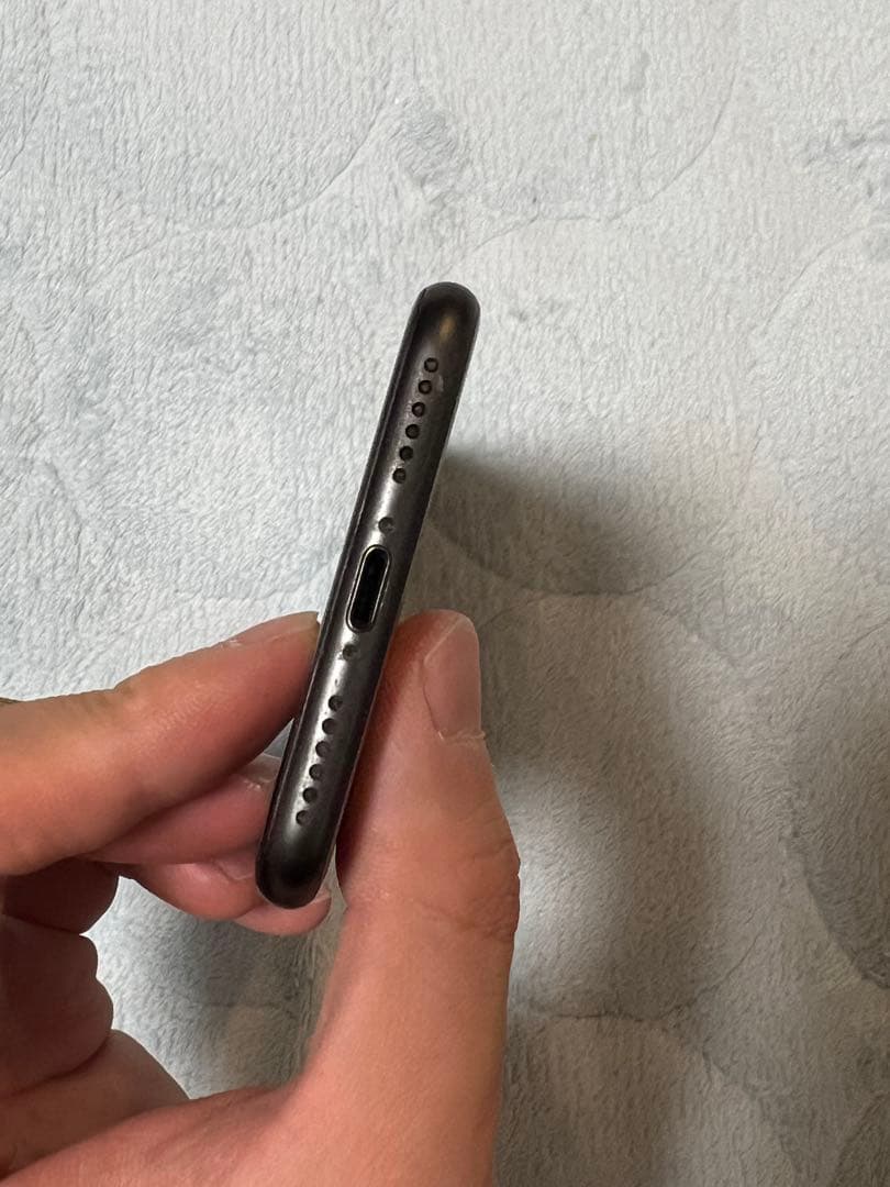 iPhone 8 スペースグレー 本体 バッテリー容量77%