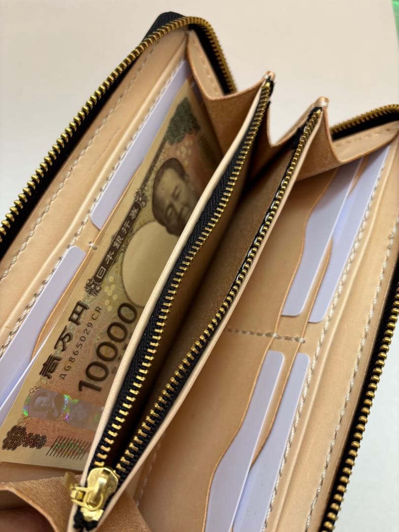 まいぷぅ。赤茶　ヌメ革　ロングウォレット　長財布　カービング