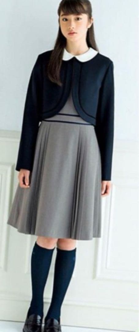 ポンポネットS/140 受験 卒服 グレーワンピ　紺ボレロ ブローチ3点セット