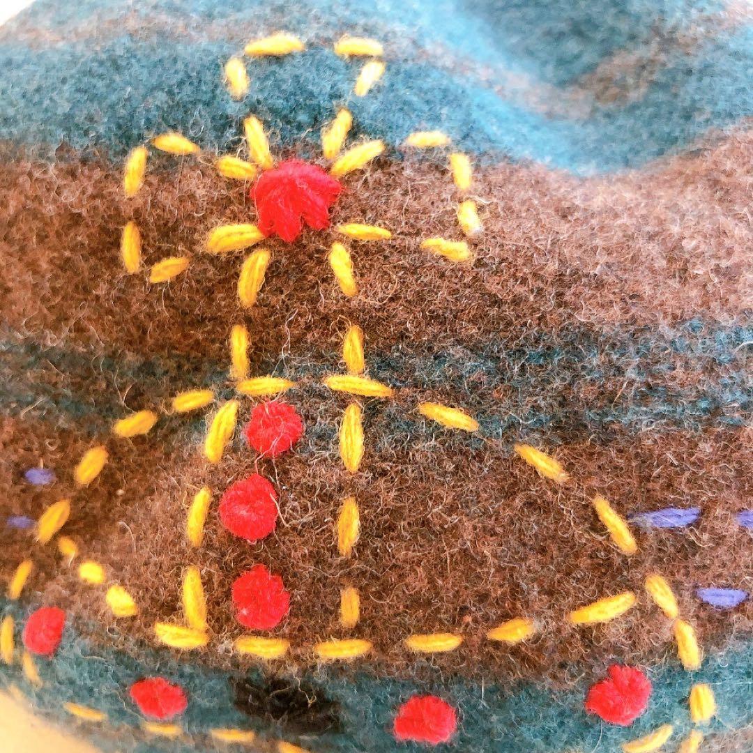 美品 ！Vivienne Westwood 刺繍入り ベレー帽　ヴィヴィアン