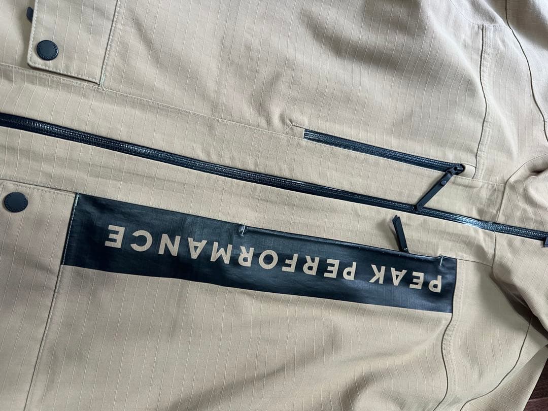 ピークパフォーマンス　ベージュ スキーウェア 上下セット