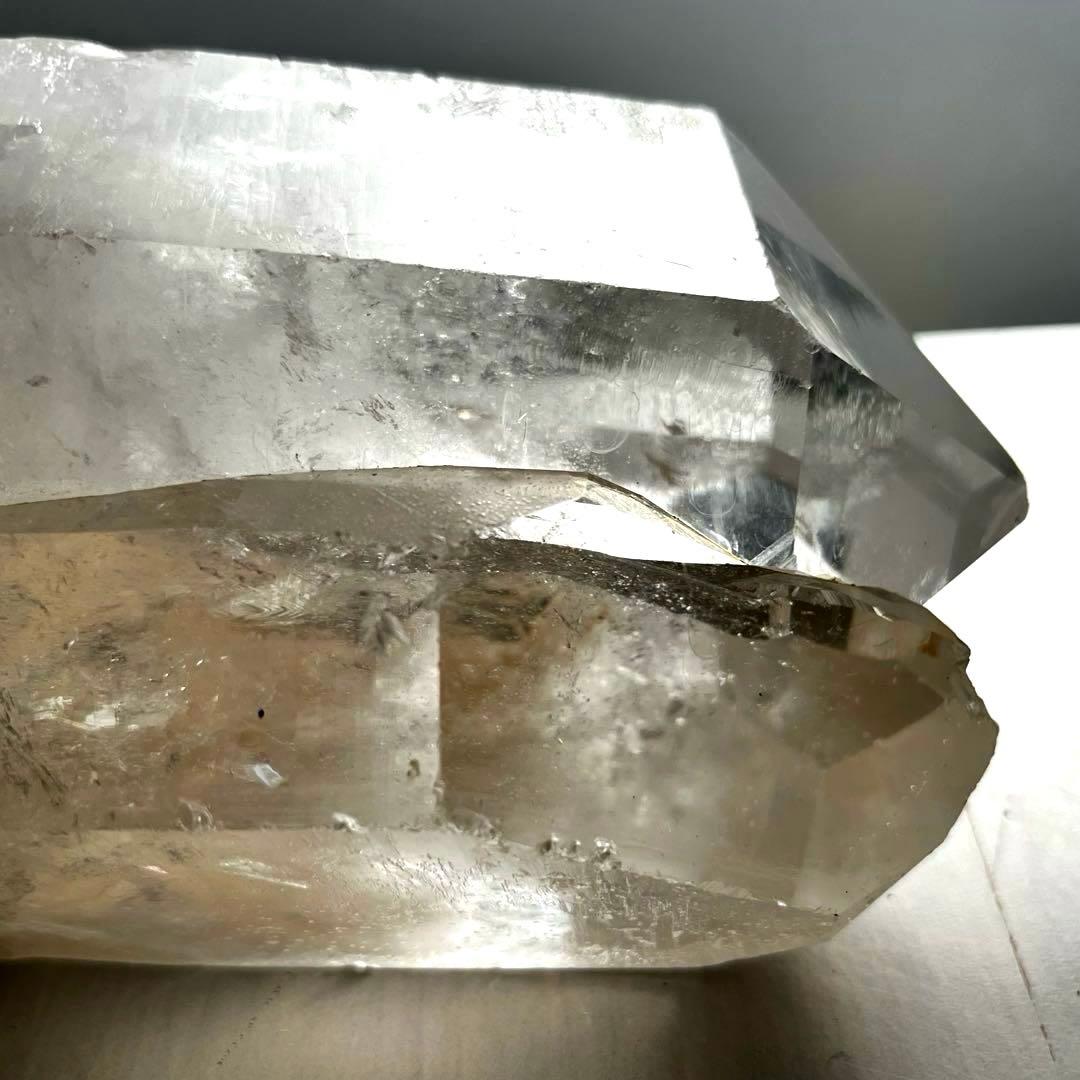 天然石　原石　大型水晶ポイント　2030g パワーストーン