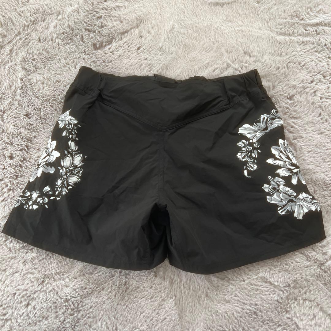 平本蓮　AMNJX 花柄デザイン Mサイズ 黒パンツ