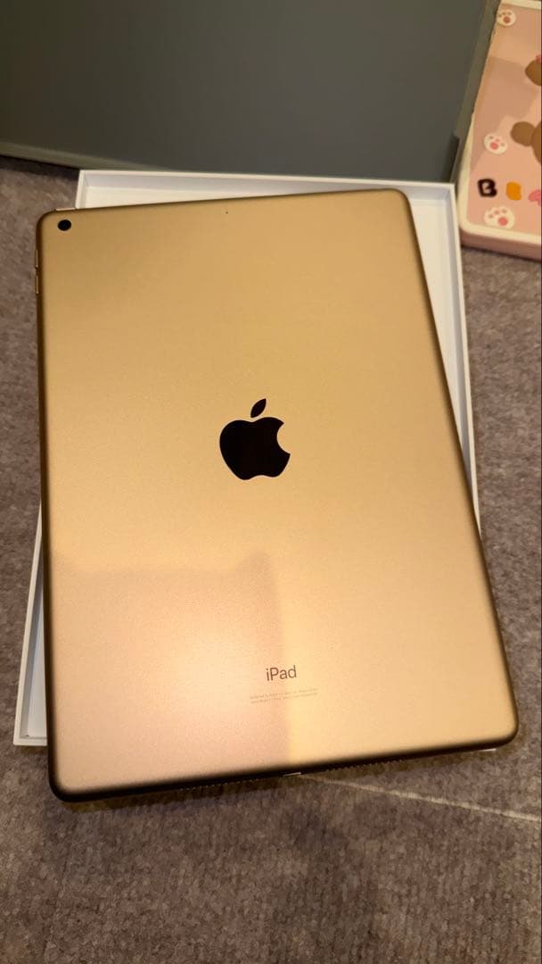 iPad 第7世代 32GB Wi-Fiモデル ピンク　美品・コード＆ケース付