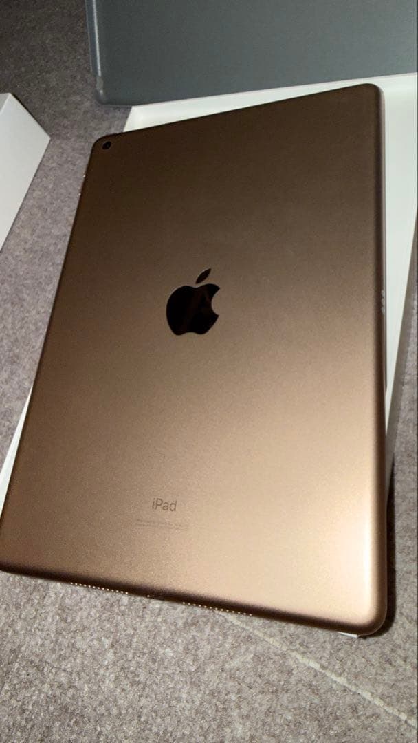 iPad 第7世代 32GB Wi-Fiモデル ピンク　美品・コード＆ケース付