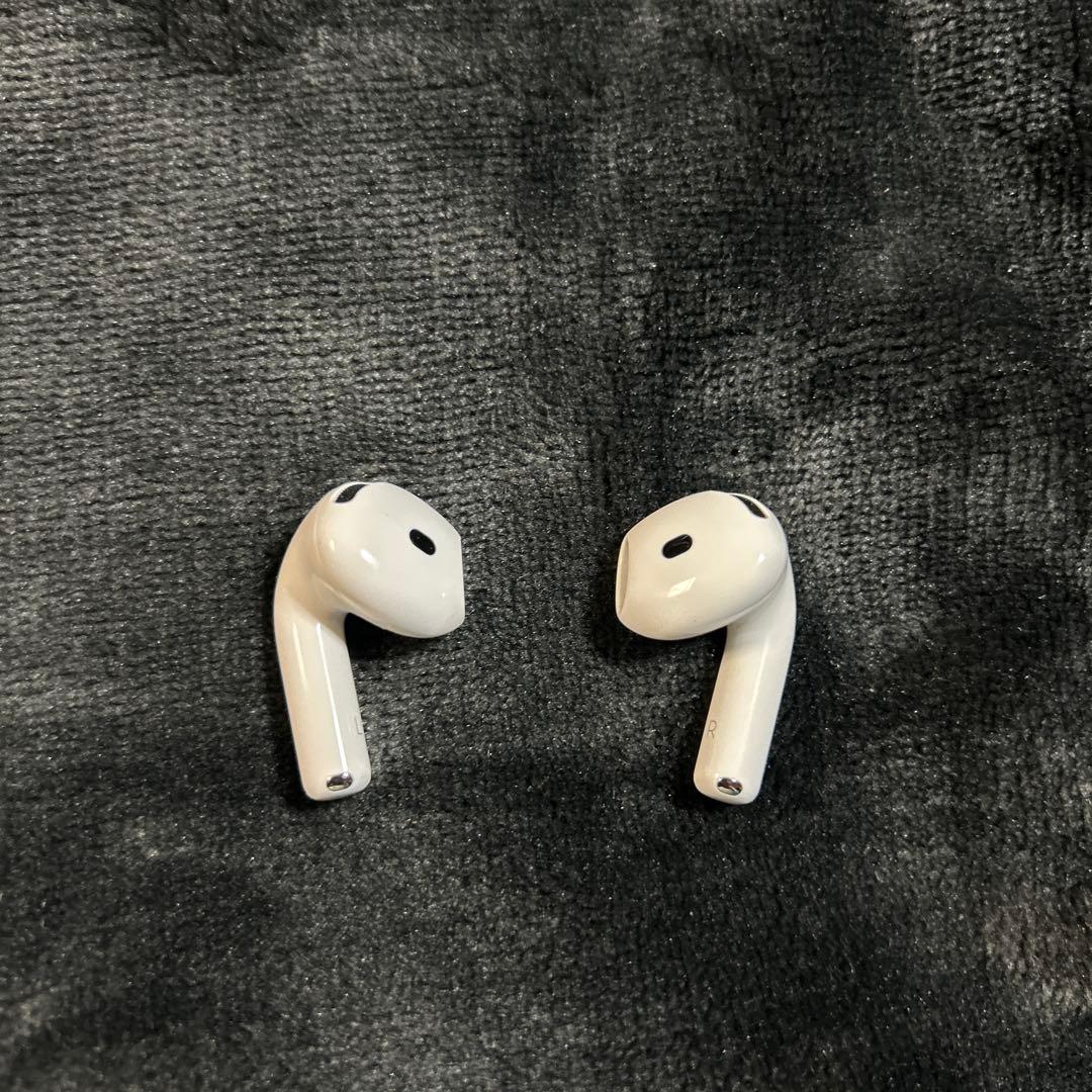 AirPods本体 ホワイト 充電ケース付き　美品