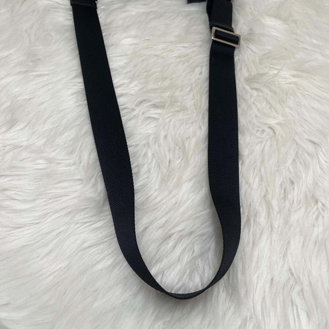 美品✨PRADA プラダ　ナイロン ショルダーバッグ　三角プレート　白タグあり