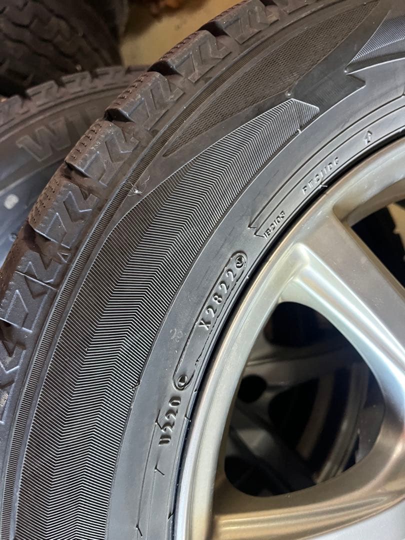 プリウスα スタッドレス205/60r16 ダンロップWM2 5穴　114.3