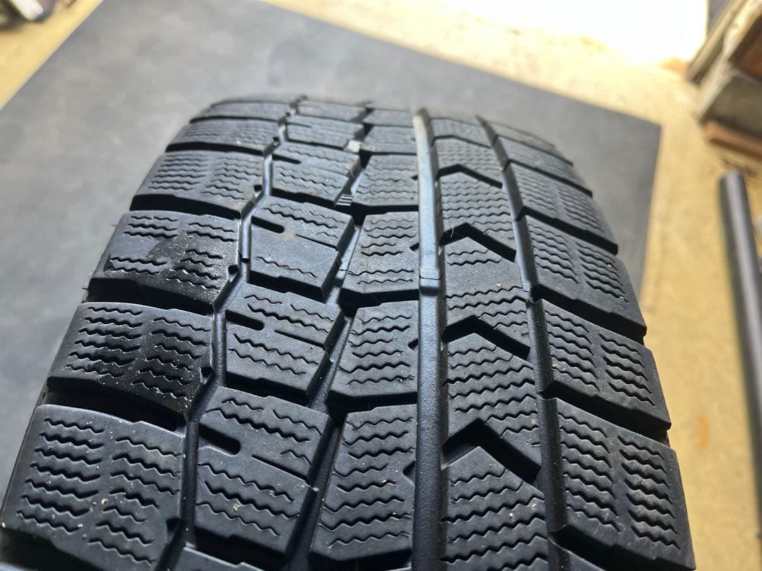 プリウスα スタッドレス205/60r16 ダンロップWM2 5穴　114.3