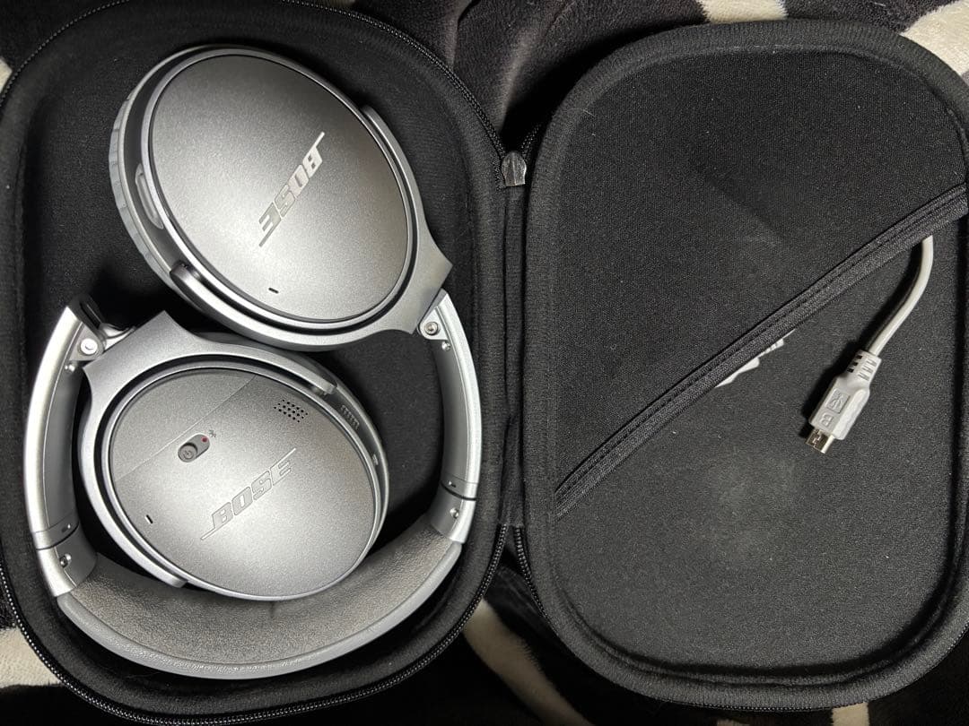 BOSE QuietComfort 35 Ⅱ シルバー！イヤーパッド交換済み！