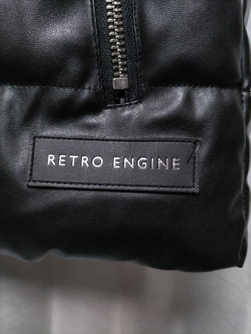 アダムスジャグラー　レトロエンジン　エコ レザー　中綿　ベスト　黒